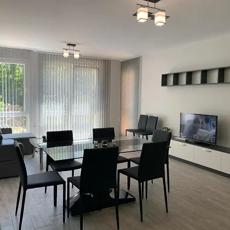 трапезица Apartment