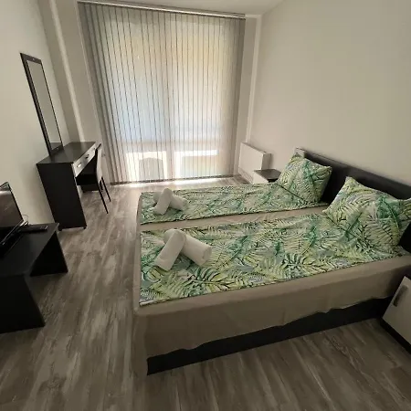 Apartment трапезица